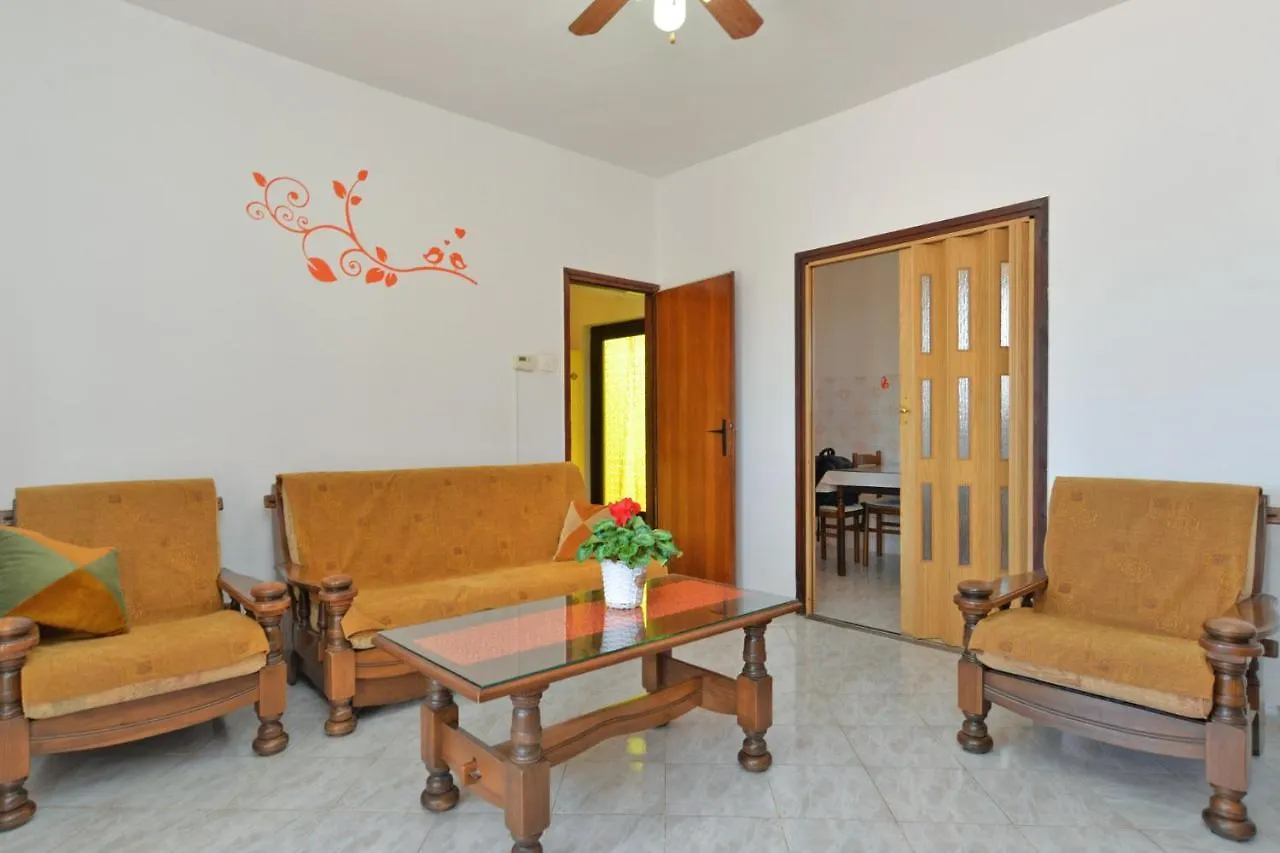 Apartment Edo 1755 Peresiji