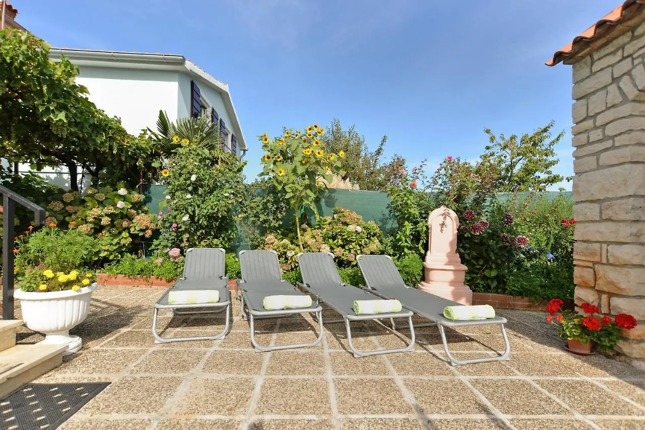 Apartment Edo 1755 Peresiji Croatia