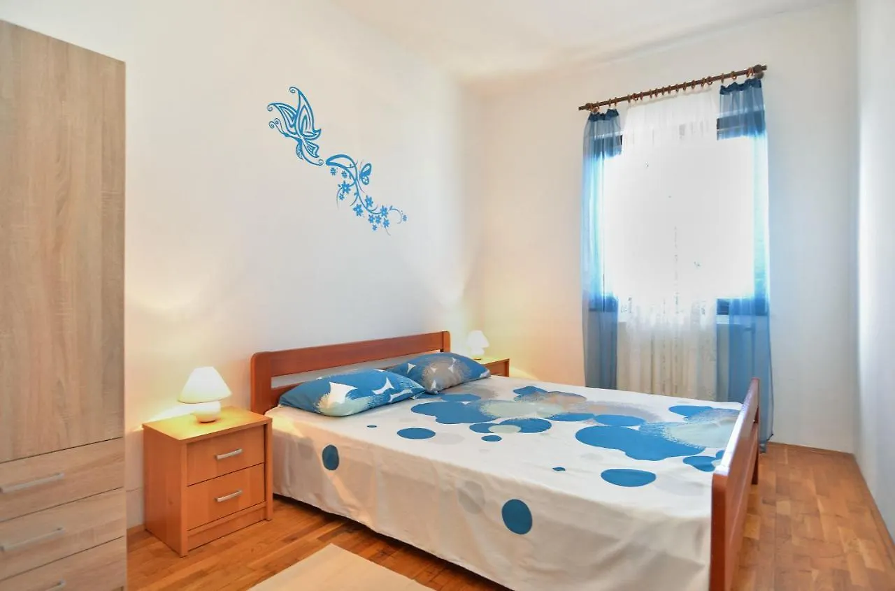 Apartment Edo 1755 Peresiji