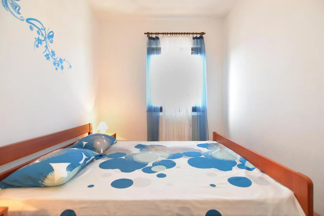 Apartment Edo 1755 Peresiji